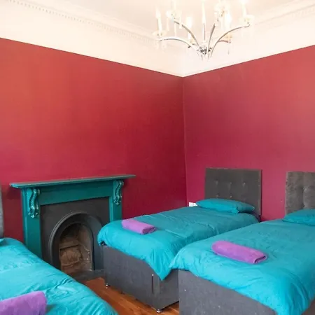 Entire Main St - 20 Steps From Everything Apartamento *
