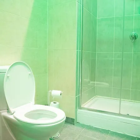 Entire Main St - 20 Steps From Everything Apartamento Carrick on Shannon